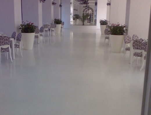 Amenajari lemn masiv si stratificat