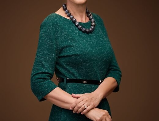 Ioaneș Diana-Experienta 25 ani – psiholog psihoterapeut adulți, cupluri, familii, adolescenți, copii