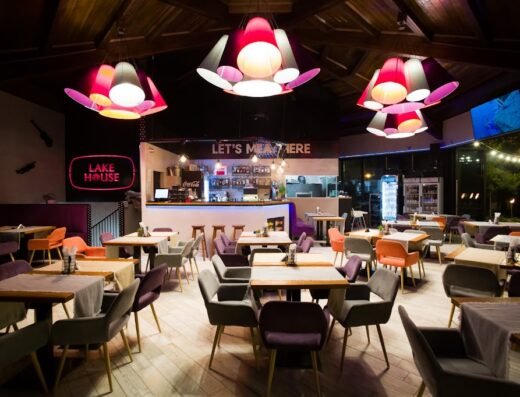 Lake House Restaurant